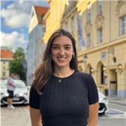 Doy clases particulares de todas las materias a alumnos de primaria y ESO. Llevo dos años impartiendo clases a alumnas de la ESO con dislexia y TDAH